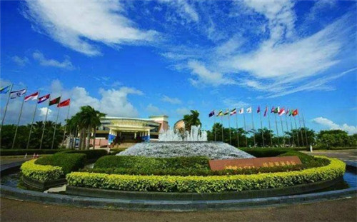 加盟卤肉饭市场竞争大吗，双莲卤肉饭加盟开店大约是多少钱