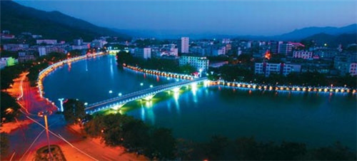 热射病的症状吃什么药（什么是热射病,及症是什么样吃什药?）